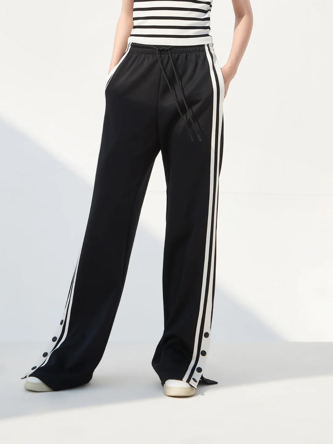 Women Relaxed Loose Fit Easy Wash Joggers Trousers