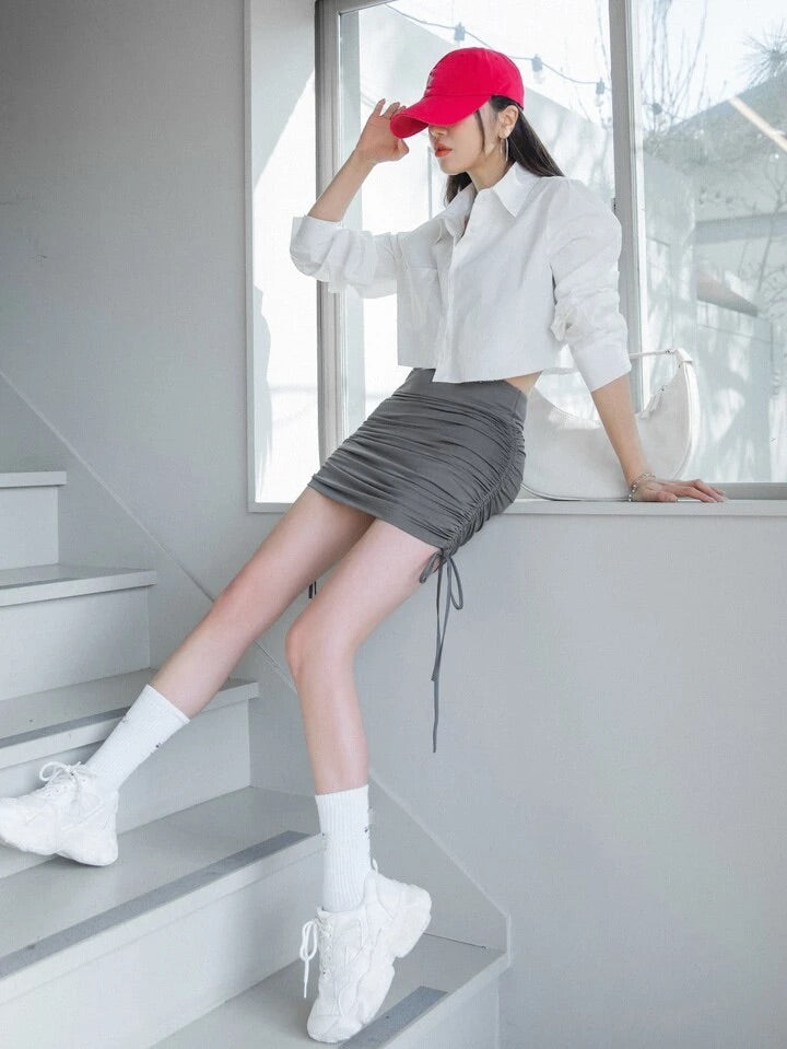 Women Regular Fit Mid-Rise Cargo Mini Skirt