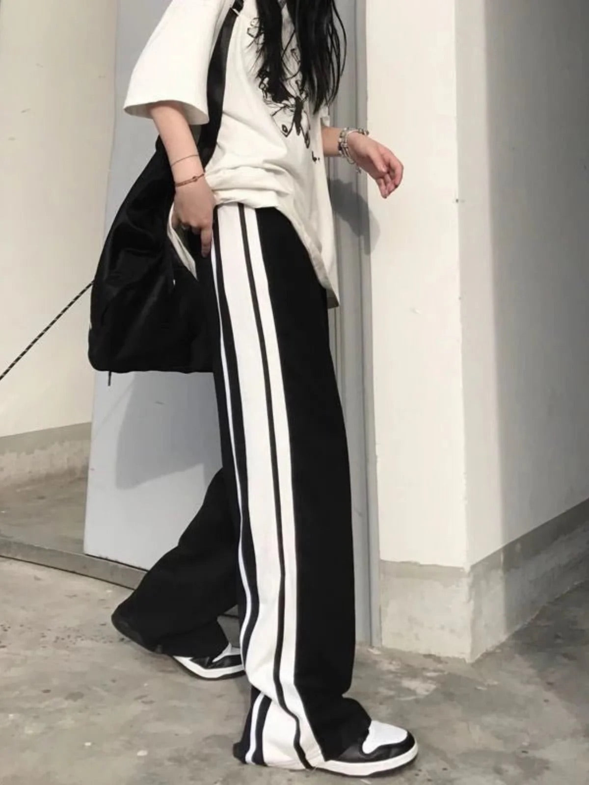 Women Relaxed Loose Fit Easy Wash Joggers Trousers